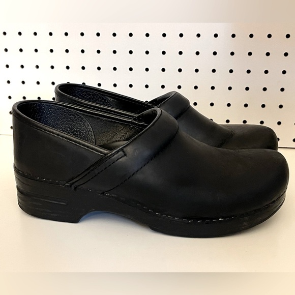 Dansko Professional in Black - Picture 2 of 16